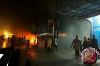 Lima unit bangunan di Timika dilalap api 