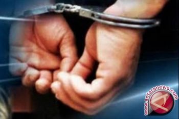 Sedang Asyik Nongkrong, Buronan Jambret Dibekuk Polisi