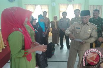 Rakor keluarga berencana, Wabup serahkan perlengkapan kader