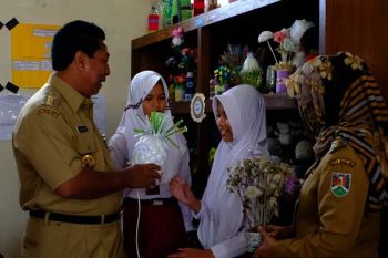 Siswa SDN Jurangombo 2 dilatih olah sampah 