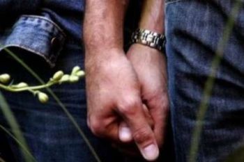 Polisi gerebek pesta sex sesama jenis di sebuah vila kawasan Puncak Bogor