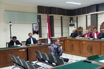 Mantan Ketua NasDem Brebes didakwa menyuap