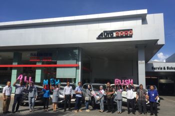 Auto 2000 Khatib Sulaiman Serahkan Enam Unit Toyota All New Rush Kepada Konsumennya
