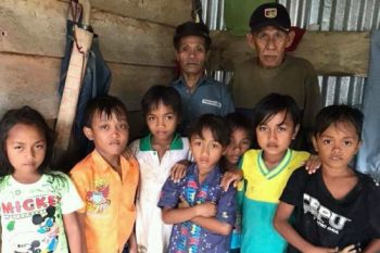 Anak-anak suku Lauje di Bambanipa tak ada yang sekolah