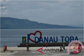 Masyarakat diminta jangan buang limbah ke Danau Toba