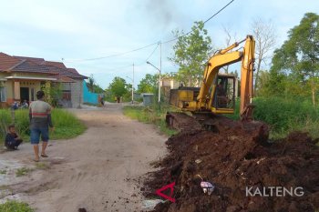 PUPR Kota Bantu Exavator untuk Warga Buat Drainase