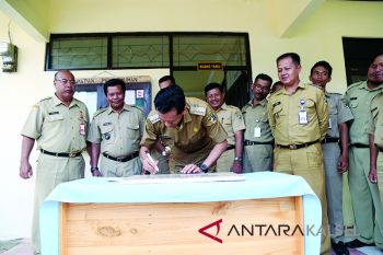 Tandatangani Prasasti