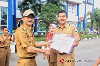 Pesisir Selatan terima penghargaan sistem akuntabilitas kinerja instansi pemerintahan