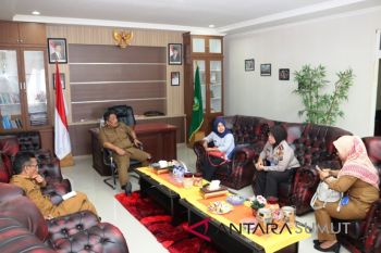 Warga pesisir bersiap hadapi rob pada gerhana Bulan total