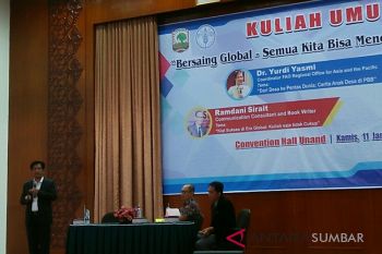 Yurdi Yasmi Beri Kuliah Umum di Unand