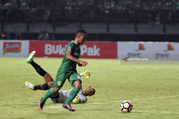 Persebaya Libas Perseru Serui