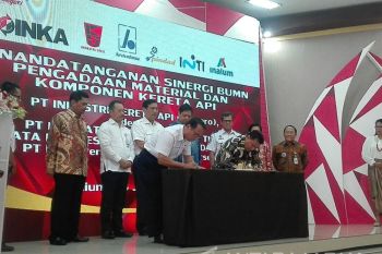 Menko Kemaritiman Tinjau Kesiapan Produksi LRT Jabodebek
