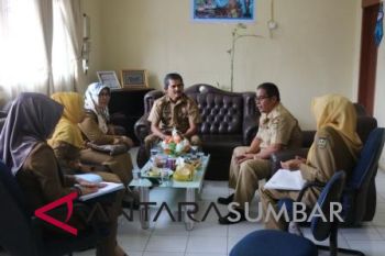 Diskominfo Pariaman Pelajari Pengembangan Radio Lansek Manih