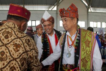 Pilkada 2018 - Harmoni perbaiki jalan, Emi jaring anak muda