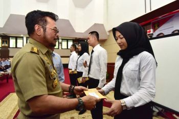Gubernur Sulsel serahkan 641 SK CPNS Kemenkumham