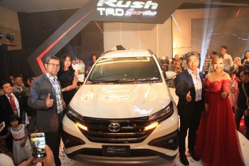 Toyota Pamerkan "New Rush" Di Tiga Mal