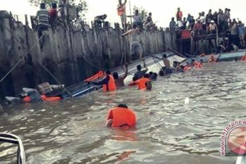 Speedboat Bulungan Terbalik