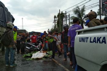 Seorang pelajar tewas tertabrak truk 