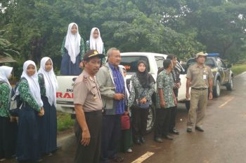 Stok BBM habis, siswa Karimunjawa disediakan mobil jemputan