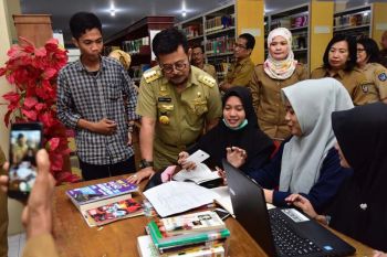 Gubernur tinjau layanan perpustakaan wilayah Sulsel
