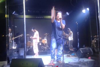 Elpamas-Grass Rock Manggung di 89 Pub Banjarmasin