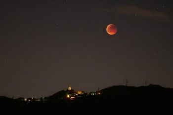 Gerhana bulan total terjadi 28 Juli, di Sumbar pengamatan dilakukan Stageof Padang Panjang
