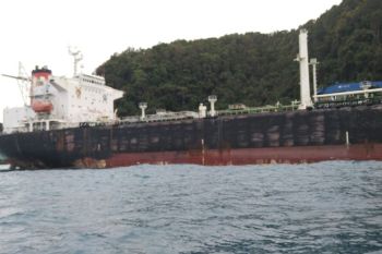 Tanker "Jelsen Natuna" Terdampar di Tambelan