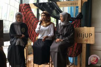Vivi Zubedi tampil di ajang mode internasional New York Fashion Week