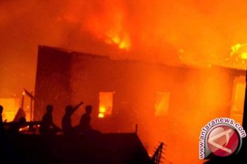 Kebakaran lahap puluhan ruko kawasan Chinatown