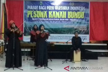 Buku berisi kumpulan puisi wartawan se-Indonesia diluncurkan dalam HPN