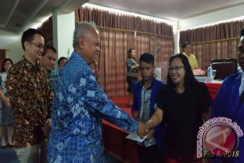 Lippo Group serahkan bantuan pendidikan di Manado