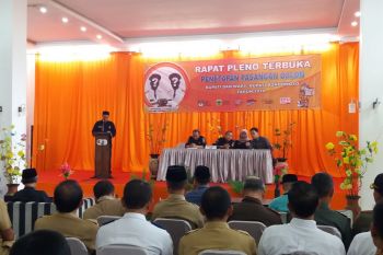 KPU Bondowoso Tetapkan Dua Pasangan Calon Bupati (Video)