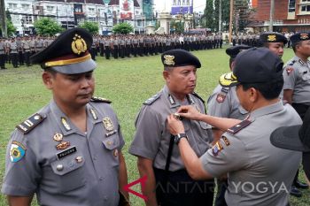 Kapolda DIY berikan penghargaan kepada Aiptu Almunir