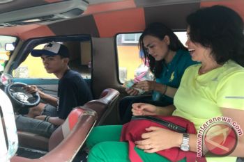 Ketua PKK Bitung Ajak Pengurus Naik Mikrolet