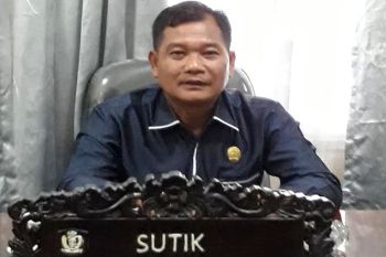 Legislator Kotim: jangan urus KTP-el melalui calo