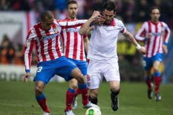 Atletico Madrid terus menempel Barcelona