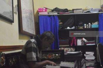 Diduga Gila Masuk Masjid