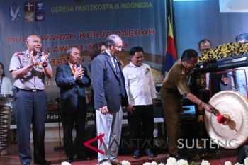 Gubernur: program gereja diharapkan sejalan dengan pemerintah