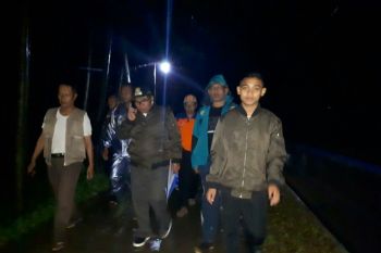 Bupati Pekalongan tanggapi rumor tanggul sungai jebol