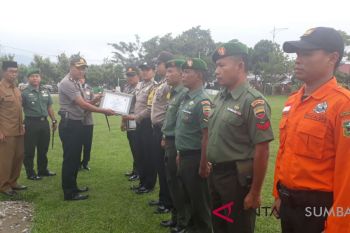 Polres dan Kodim Solok beri penghargaan personel berprestasi