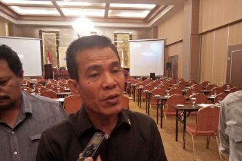 Pengurus harus tegas tentukan cabang olahraga yang dipertandingkan di porprov, kata ketua KONI Sumbar