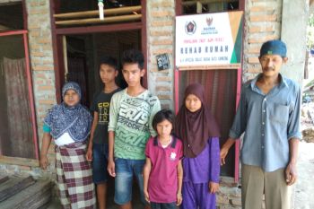 Baznas Agam bedah 82 rumah selama 2018