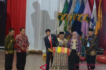 Rektor laporkan tim medis Unhas ke Jokowi