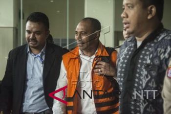 Sepucuk surat cinta dari Marianus untuk Emilia