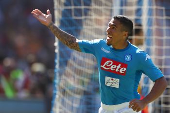 Napoli beri waktu 2 jam untuk Juventus rasakan puncak klasemen Seri A