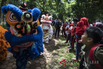 Parade Imlek di Kebun Binatang