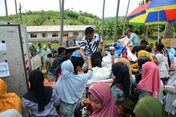 Bulog jual  tiga ton beras di pasar murah