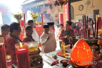 Sudirman Said datangi Kelenteng Tay Kak Sie