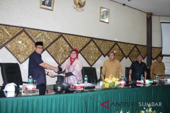 Ini dia nota penjelasan tiga ranperda yang diterima DPRD Padang