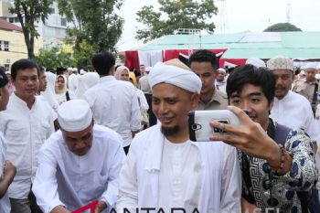 Ustadz Arifin Ilham menuju Penang untuk dirawat
